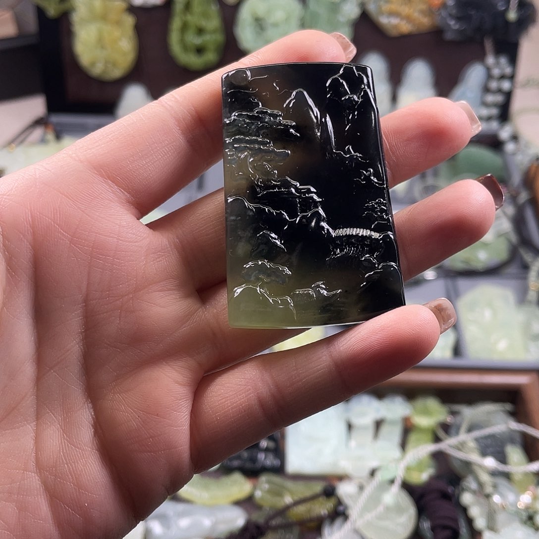 岫玉未镶嵌吊坠(赠链)