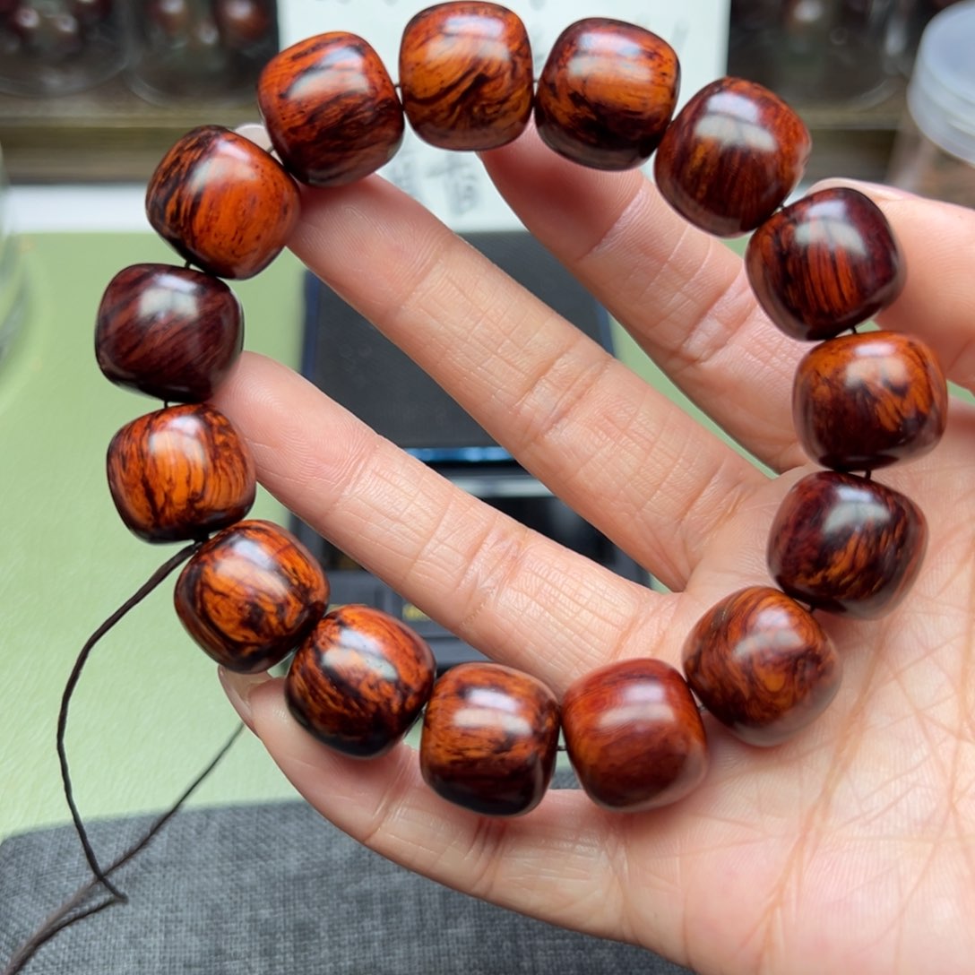 降真香其他海南红降1516火焰纹满结油瑕疵