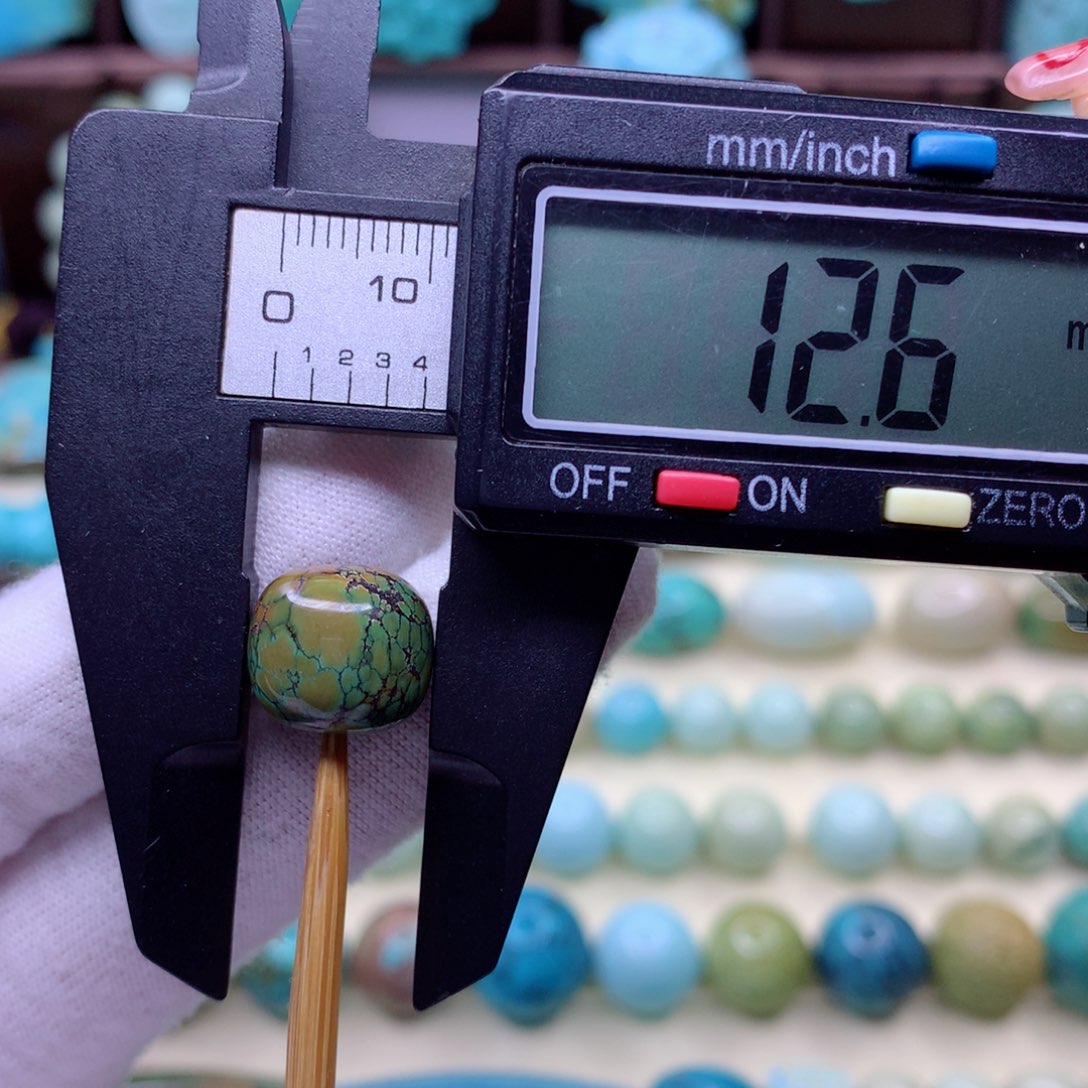 绿松石颈饰未镶嵌