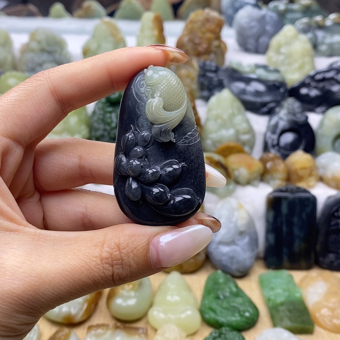 和田玉未镶嵌颈饰