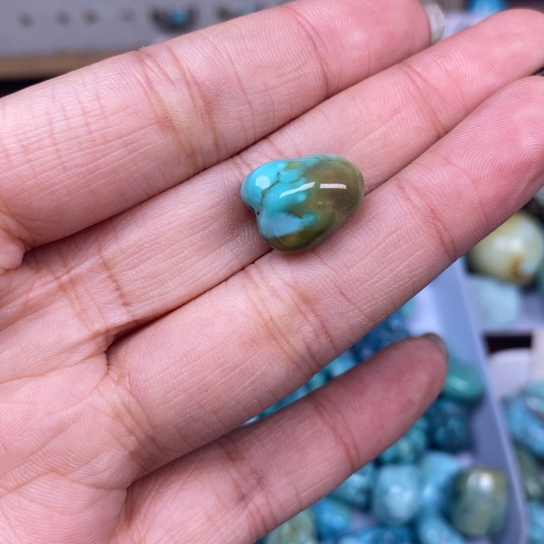 绿松石未镶嵌挂件