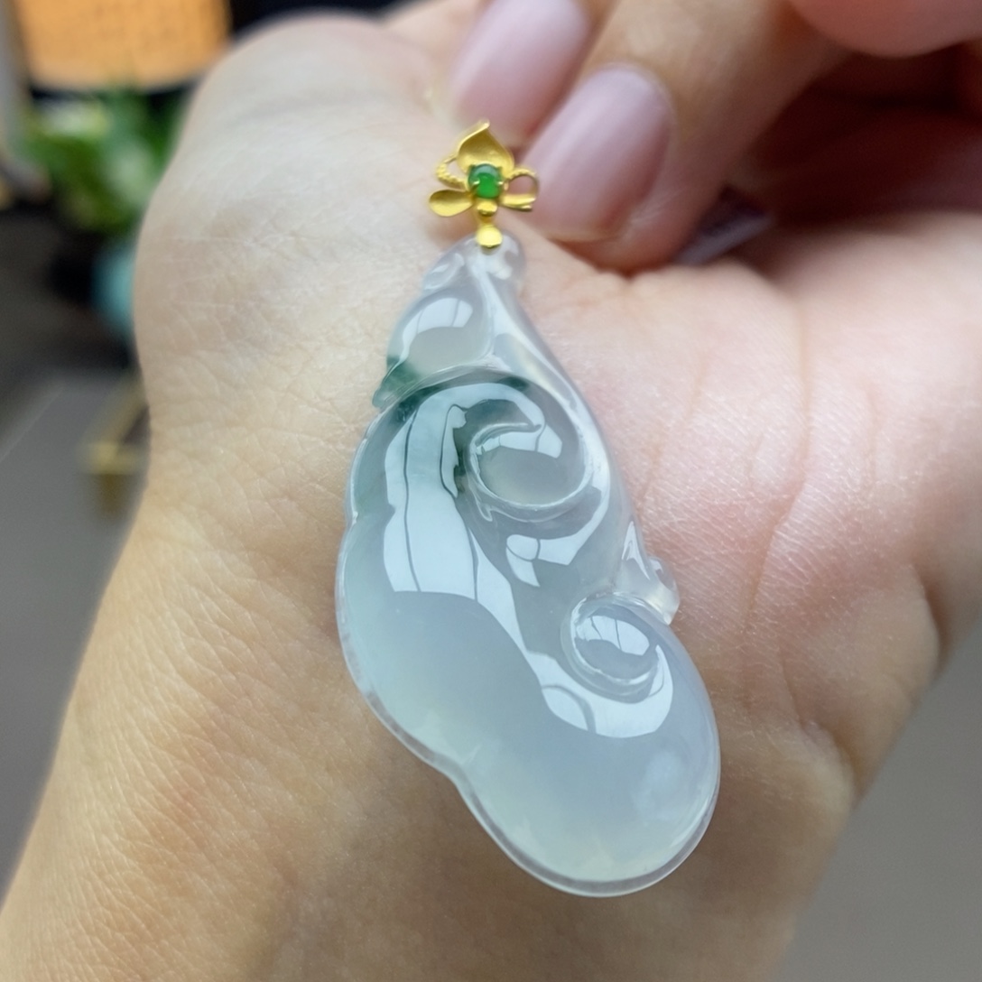 翡翠18K金镶嵌颈饰吊坠16