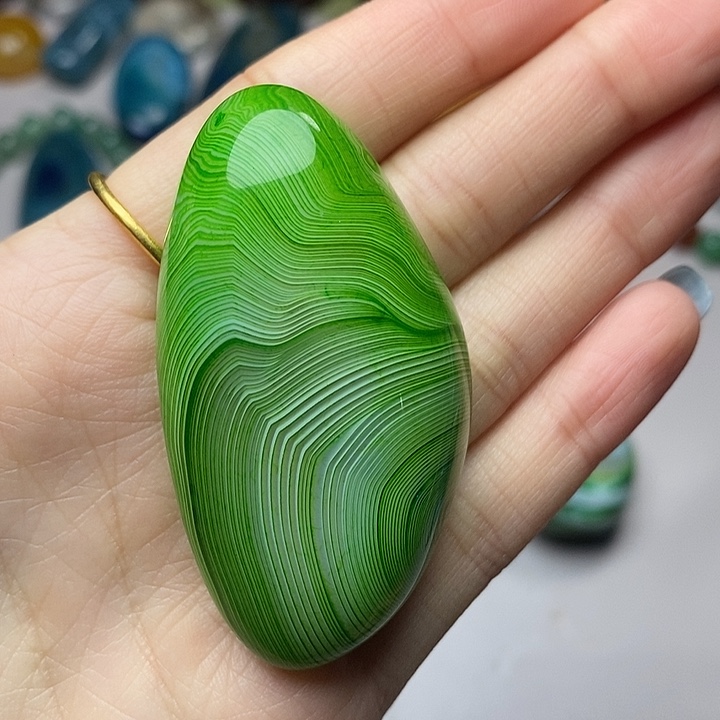 博***尊玛瑙/玉髓未镶嵌颈饰