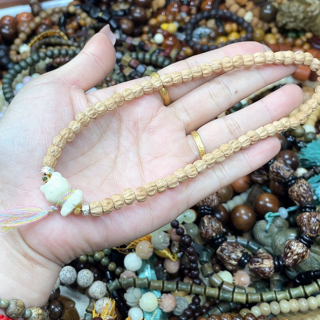 维腊木（绿檀）无事牌