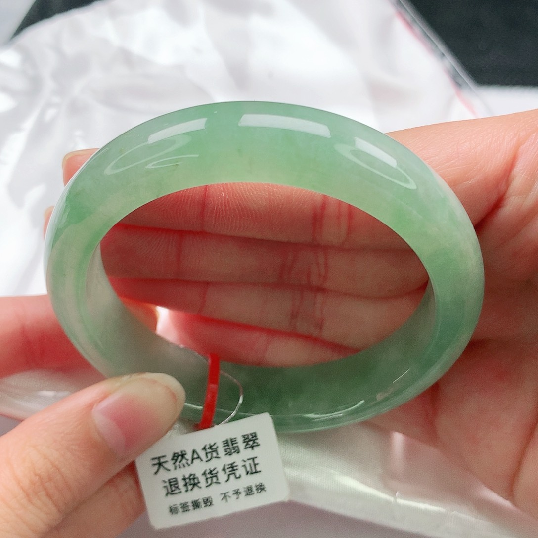 翡翠手镯未镶嵌53圈