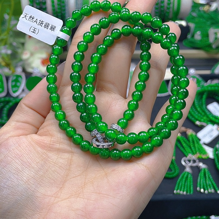 翡翠颈饰未镶嵌女***?龙阳绿6