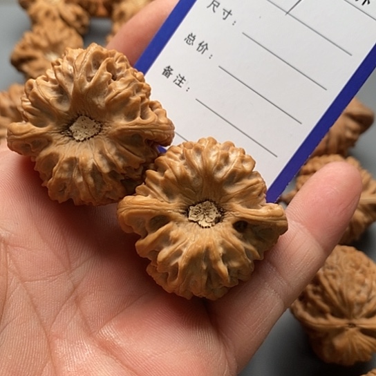 文玩核桃把件小*龙门涧