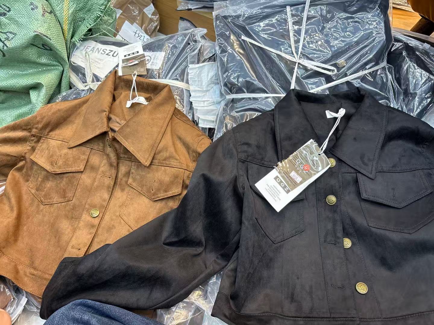 8918不褪色翻领短外套保暖毛领女长袖冬季春季上衣春款