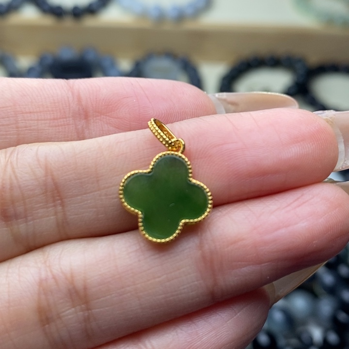 和田玉吊坠未镶嵌