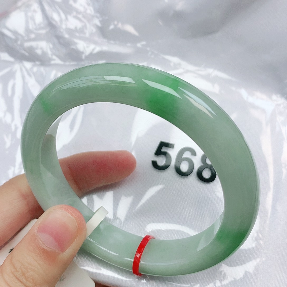 翡翠手镯未镶嵌抖音568