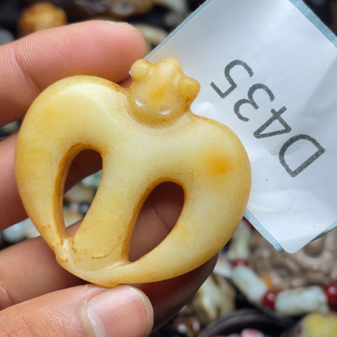 和田玉（糖玉）挂件未镶嵌