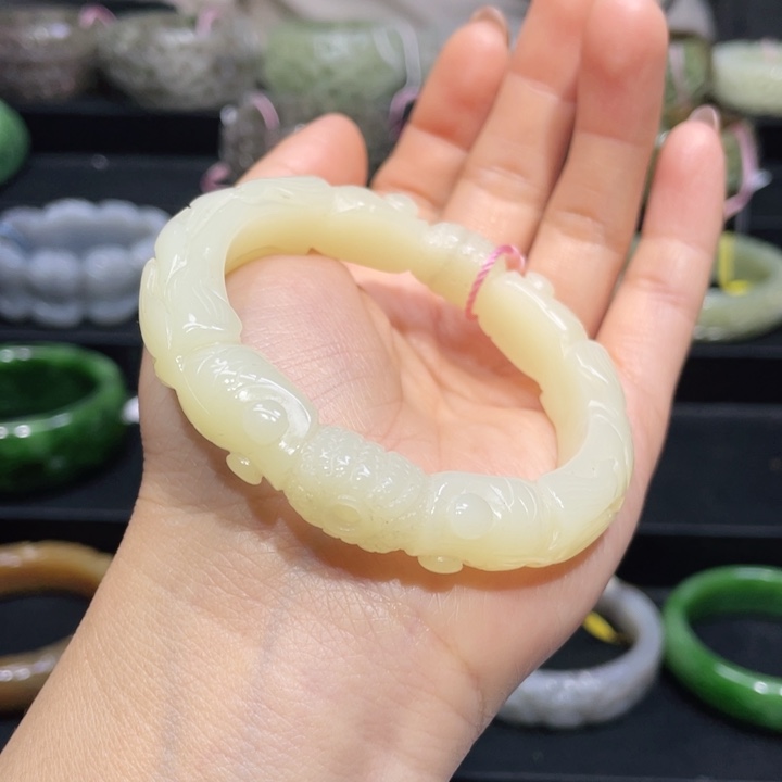 和田玉手镯54圈口 编号40未镶嵌