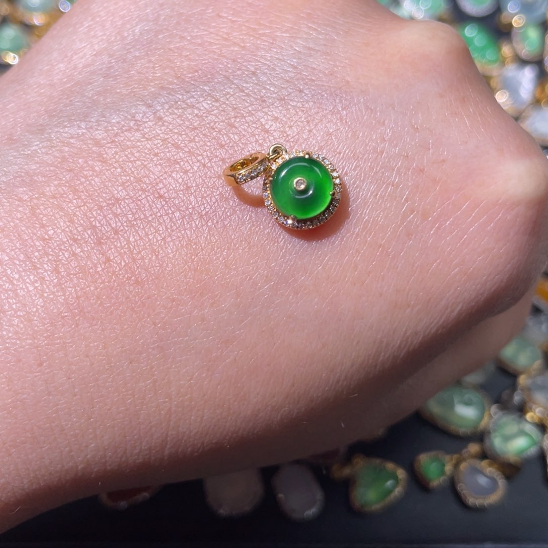 翡翠颈饰18K金镶嵌天然