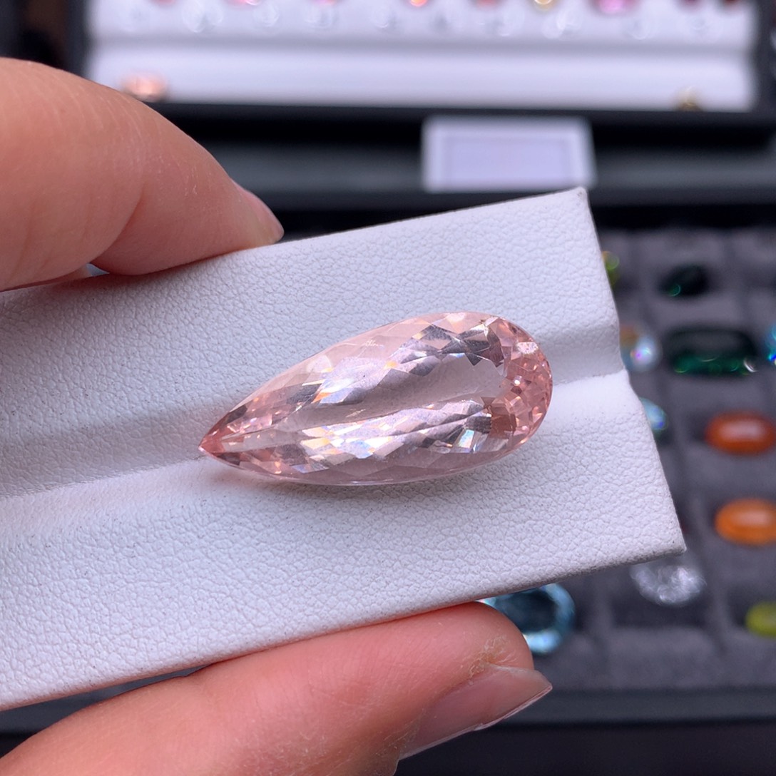 绿柱石珠宝奇石未镶嵌