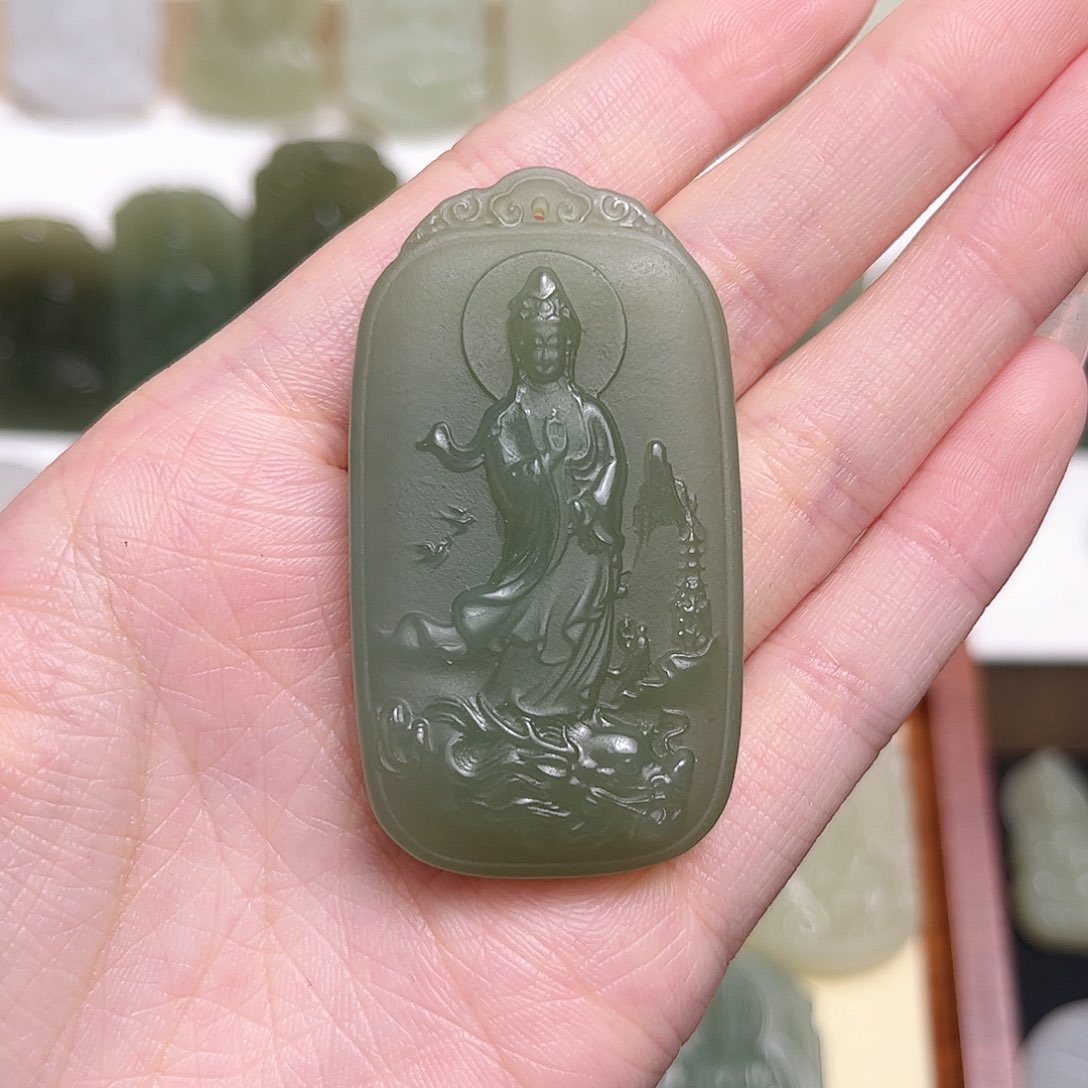 天然和田玉观音吊坠