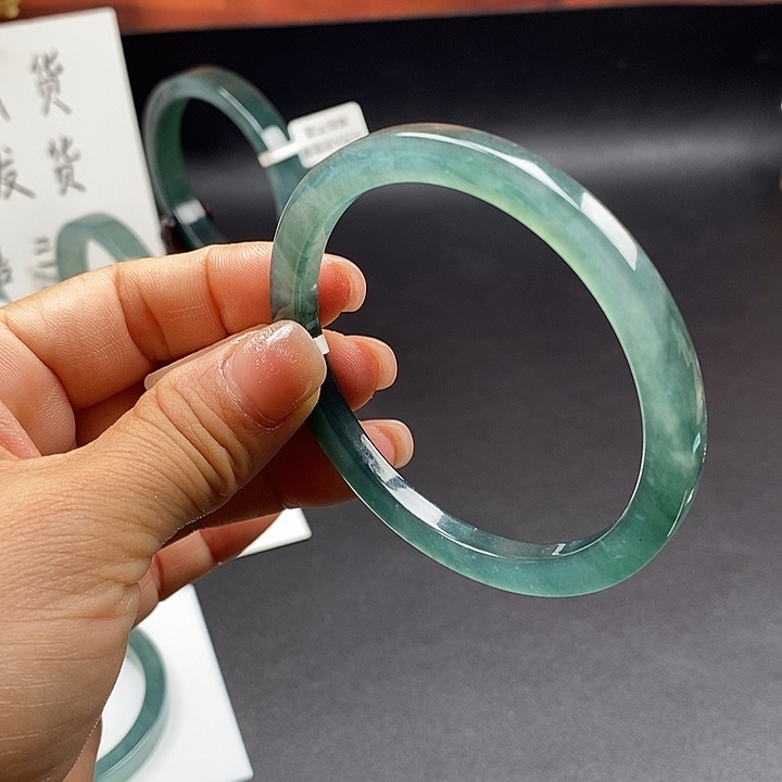 翡翠未镶嵌手镯59尺寸