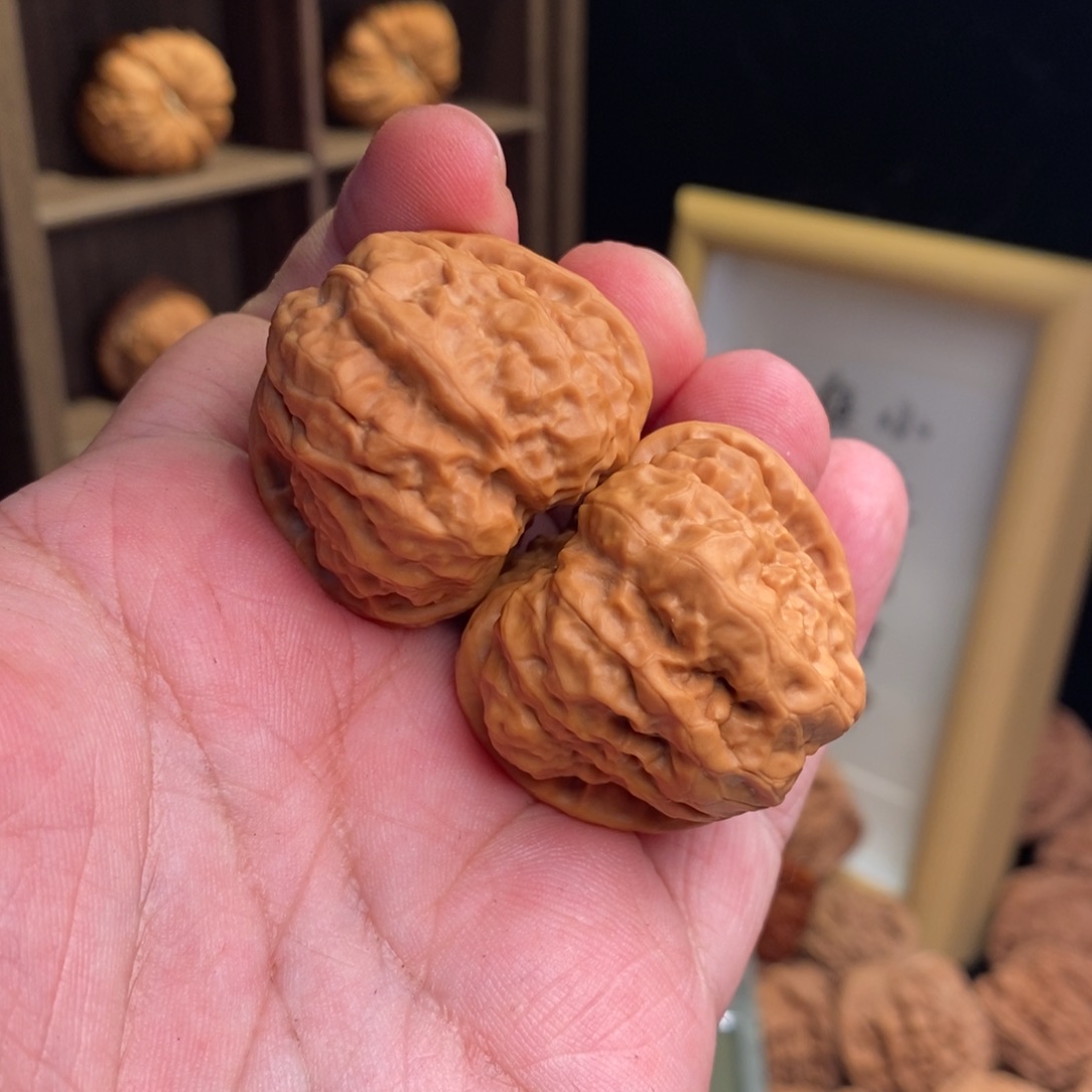 文玩核桃吊坠38四开背小蛤蟆头