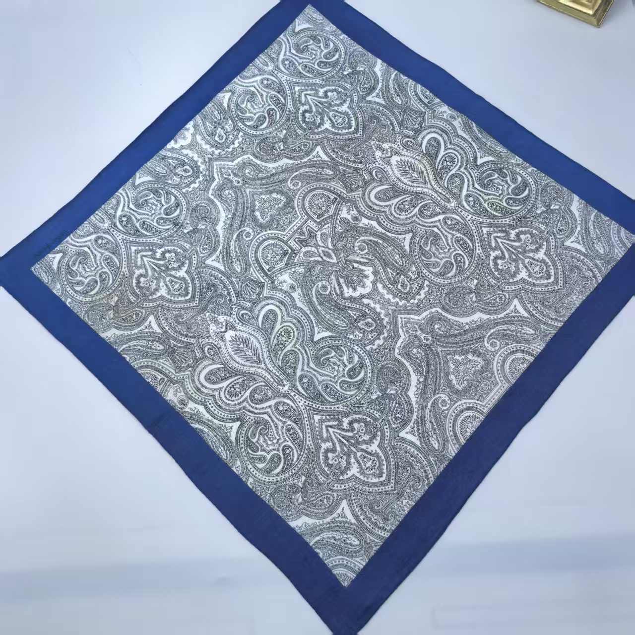 95新 YSL/圣罗兰 海囤/圣罗兰/丝巾/yy13063