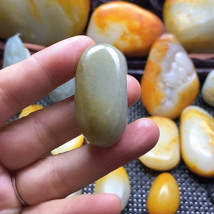 和田玉（糖玉）未镶嵌颈饰