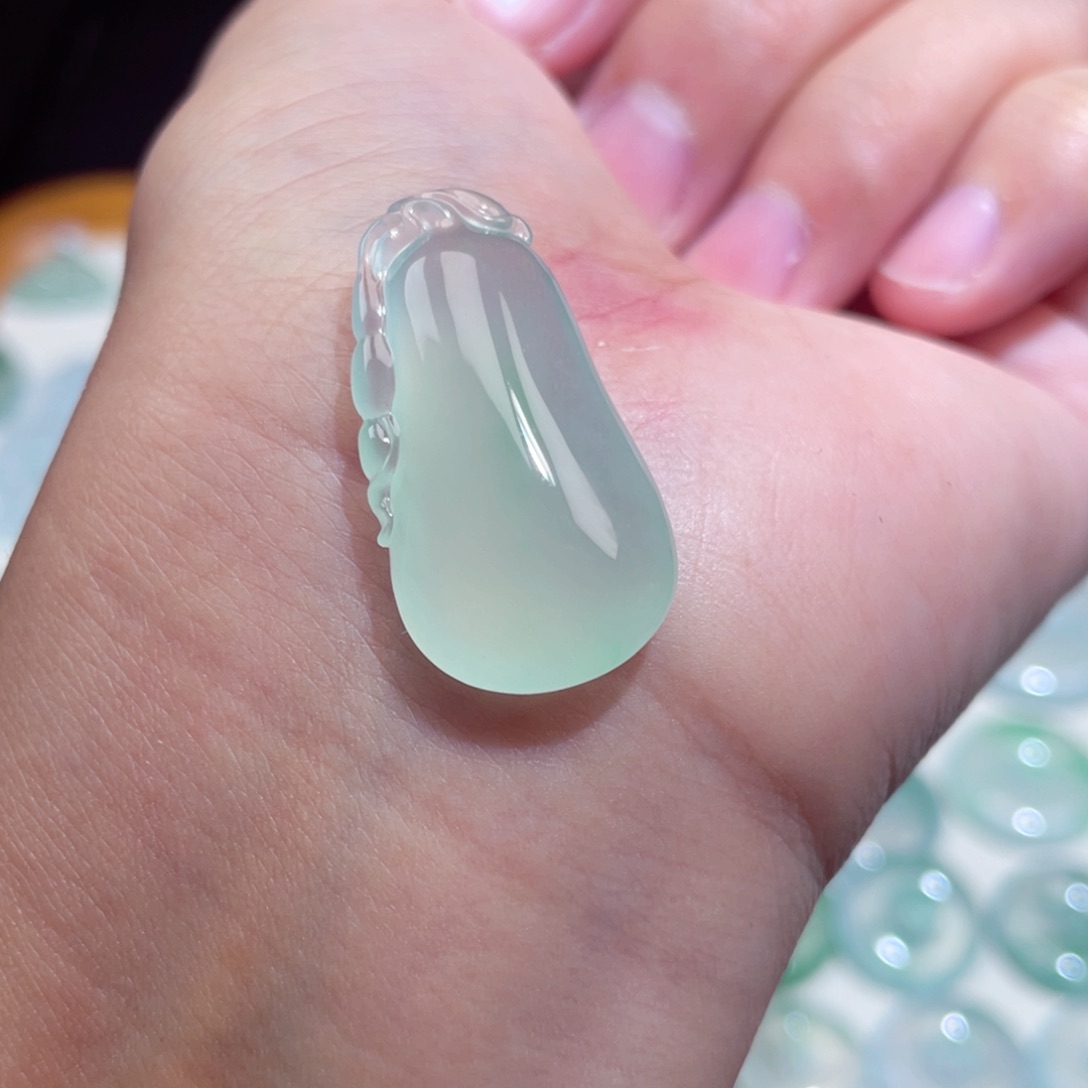 颈饰未镶嵌翡翠福瓜