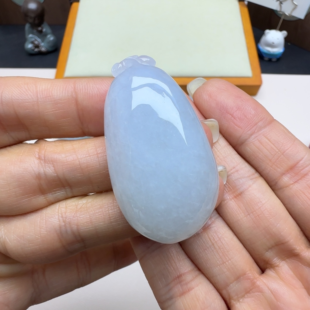 翡翠未镶嵌颈饰福瓜