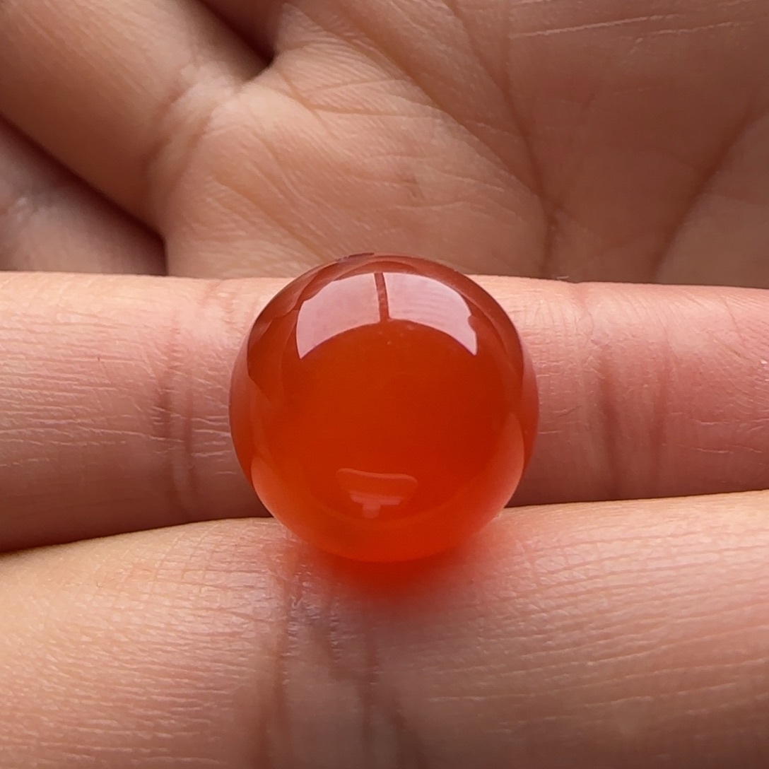 南红玛瑙未镶嵌圆珠14.3心*孔马牙