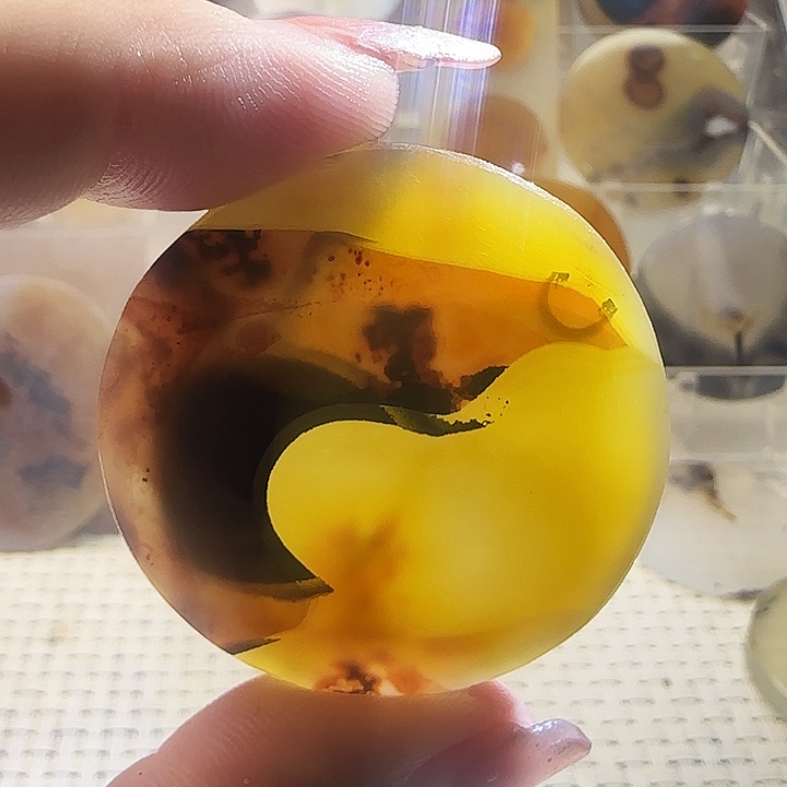 玛瑙/玉髓未镶嵌珠宝奇石