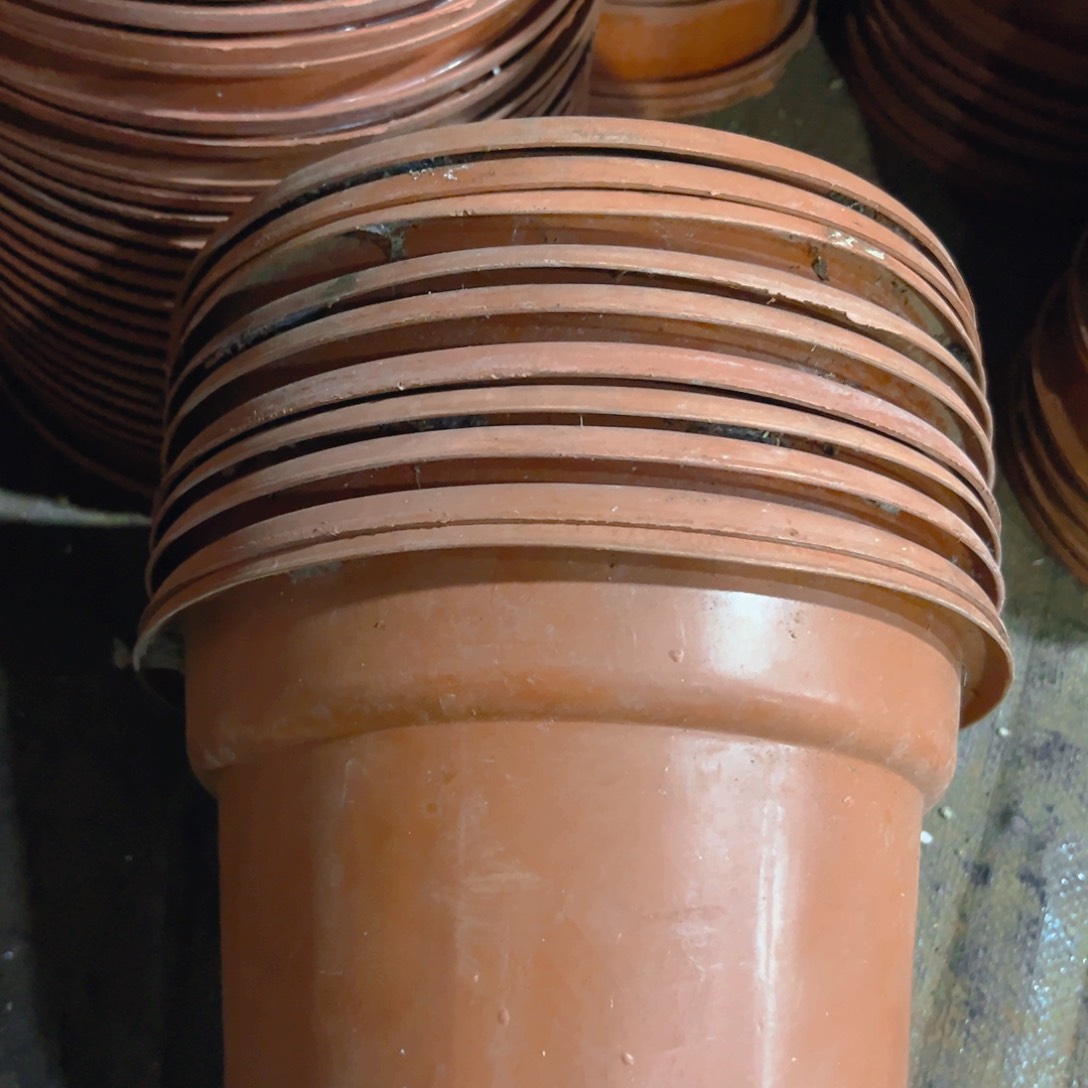 塑料红圆盆23.5外口径 17高 10个