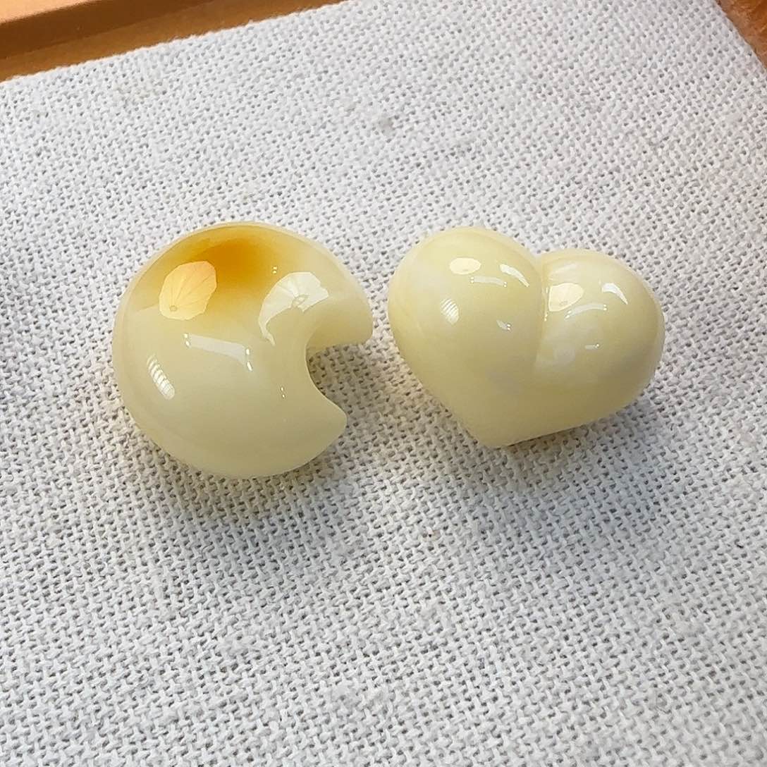 琥珀未镶嵌珠宝奇石南***香