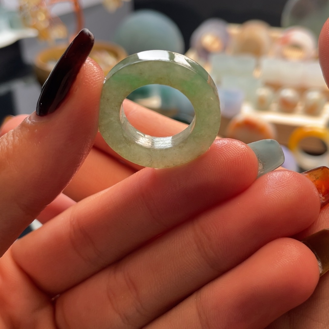 定制翡翠未镶嵌戒指