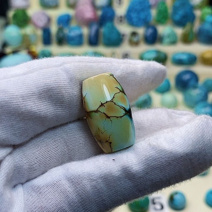 绿松石配饰未镶嵌