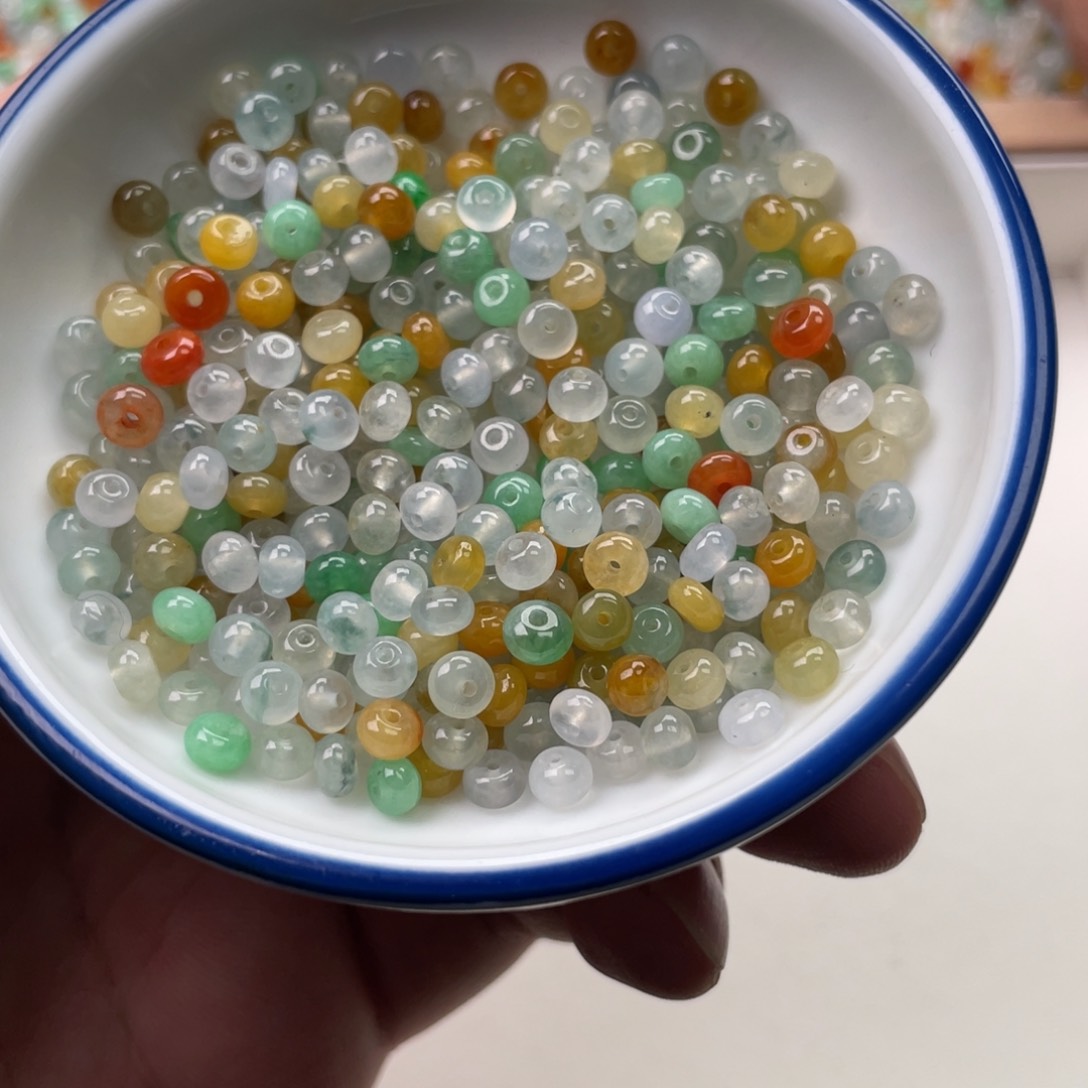 颈饰未镶嵌翡翠5.5一颗