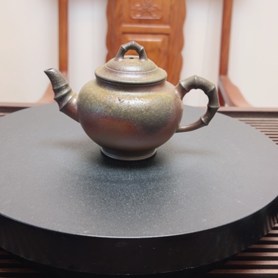 紫砂茶壶原矿红降坡半手工（300 cc）