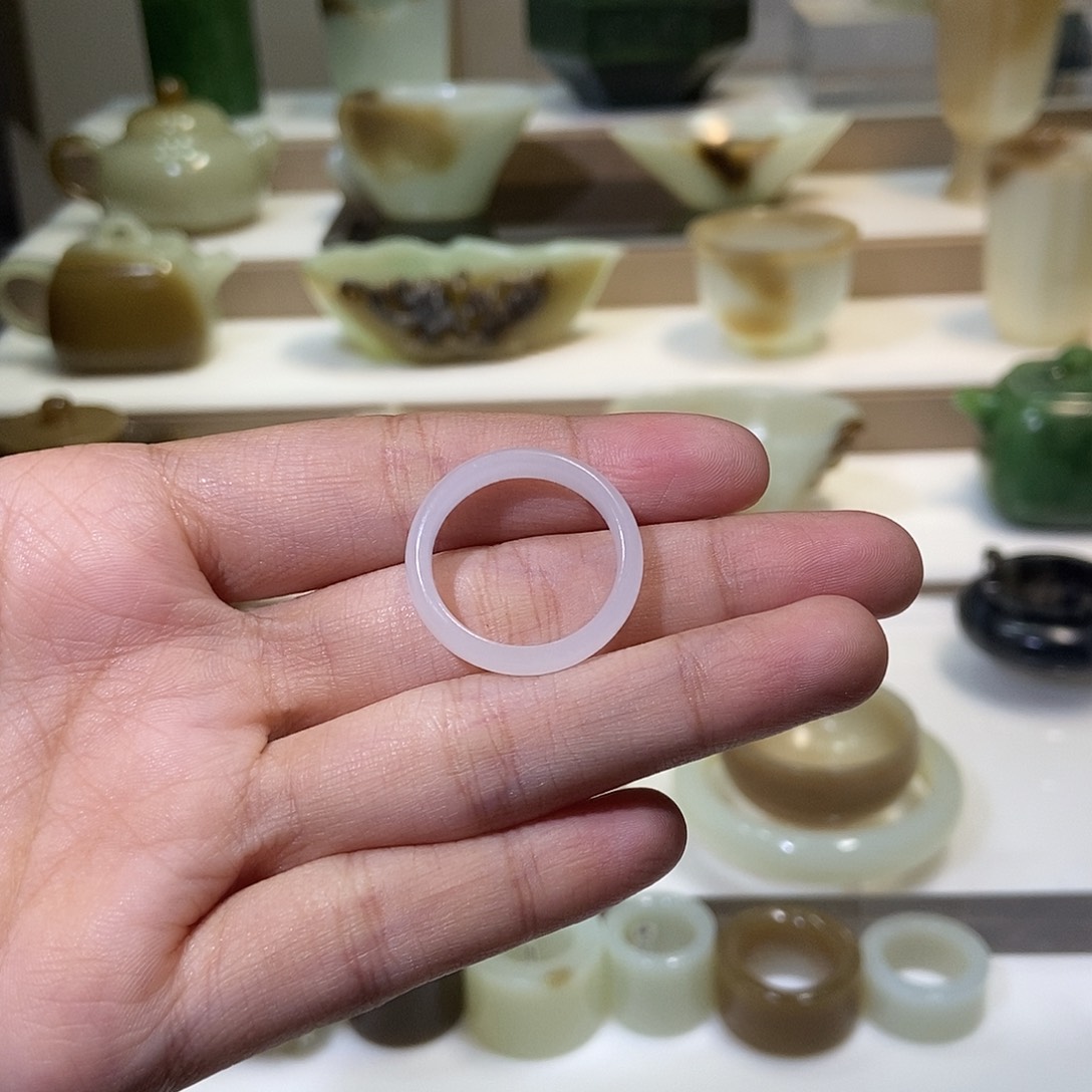 和田玉未镶嵌挂件白玉素圈