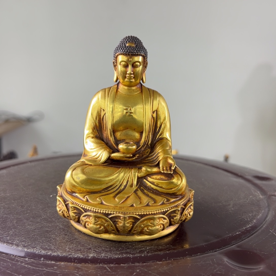 纷**扰佛像的造型和造型都