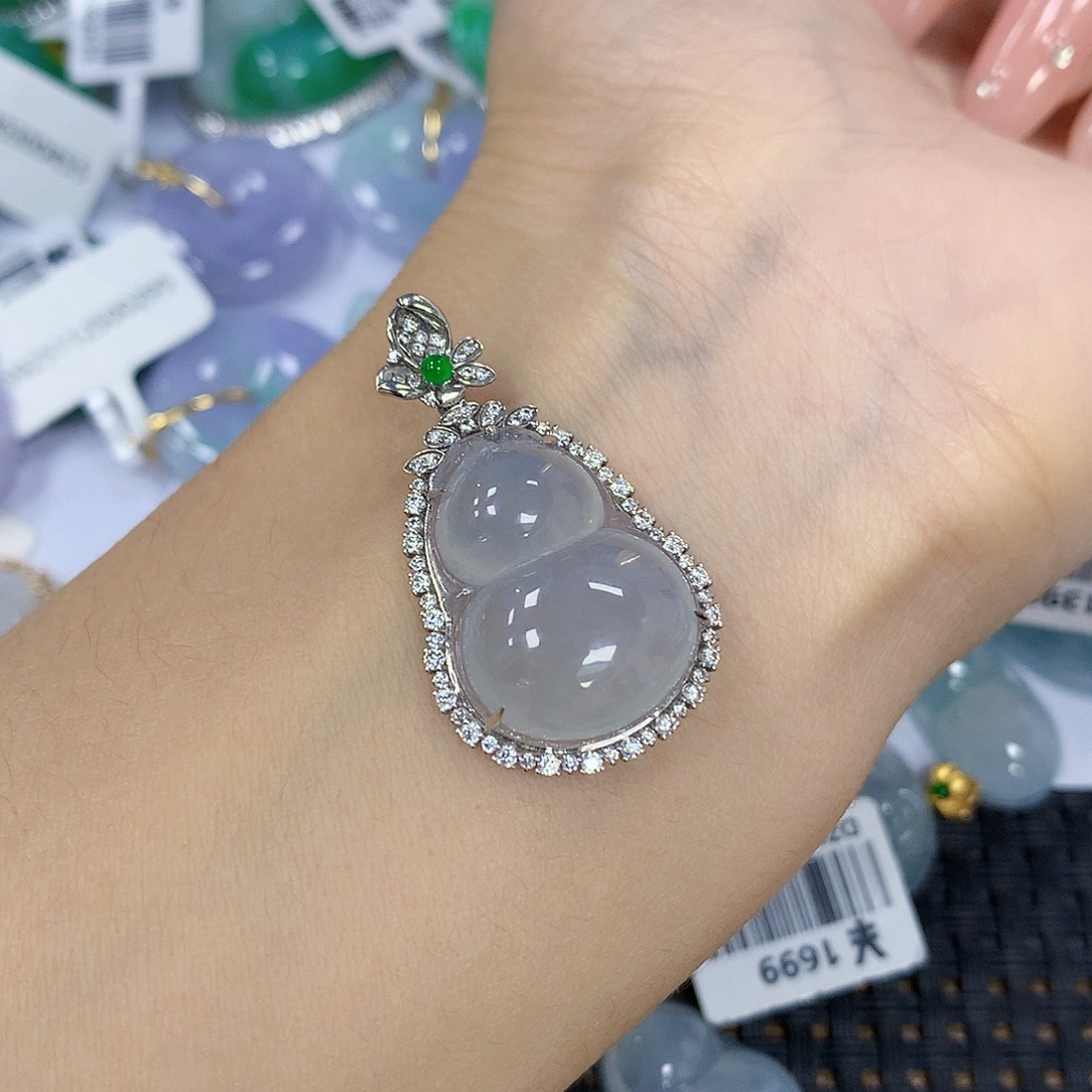 翡翠18K金镶嵌颈饰天然翡翠a货 百元以上9米证书费自理