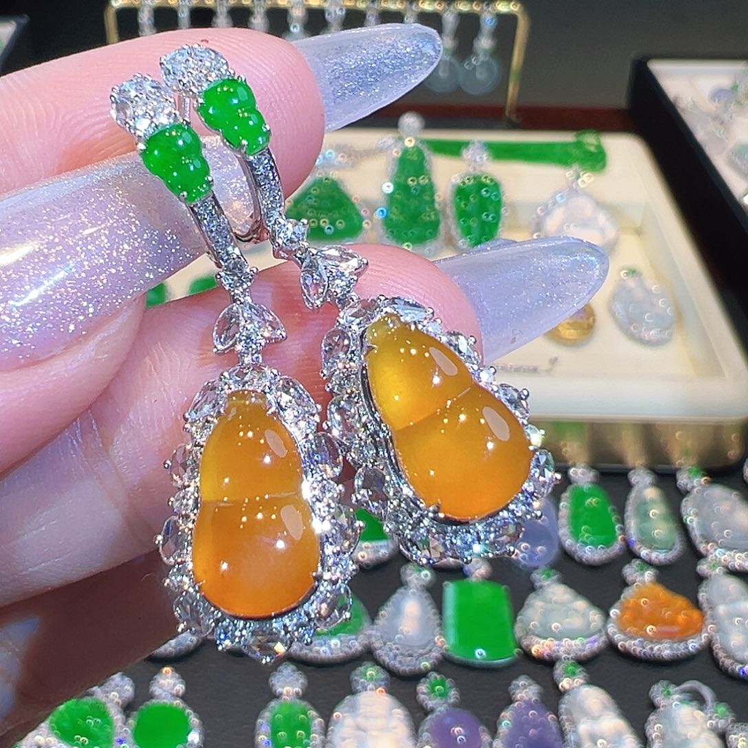 翡翠耳环18K金镶嵌翡翠