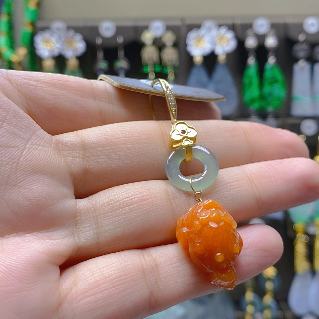 未镶嵌翡翠耳饰翡翠