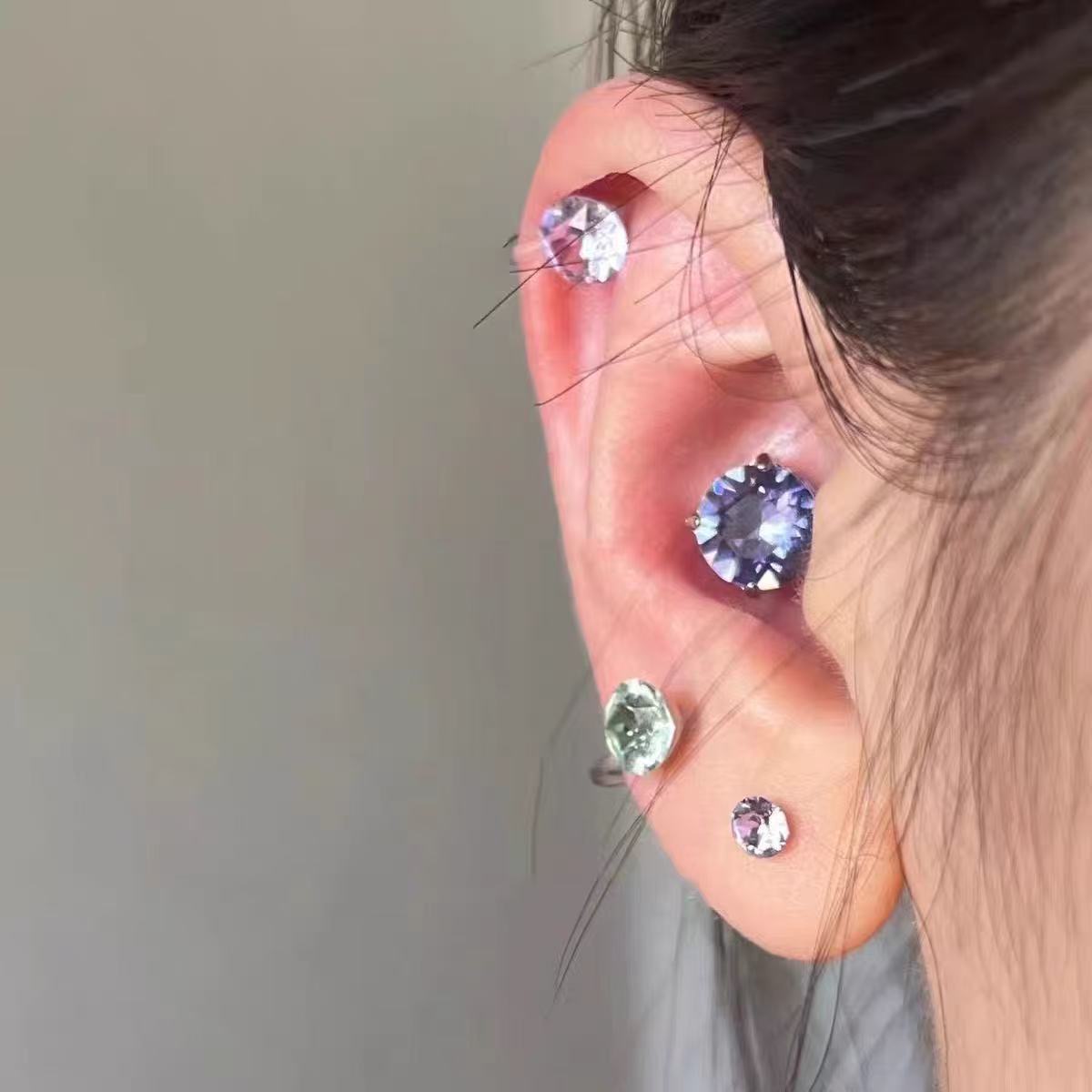 钛钢耳饰 6mm华子肥方爆闪耳蜗耳钉百搭免摘耳骨钉奢华超闪耳骨钉