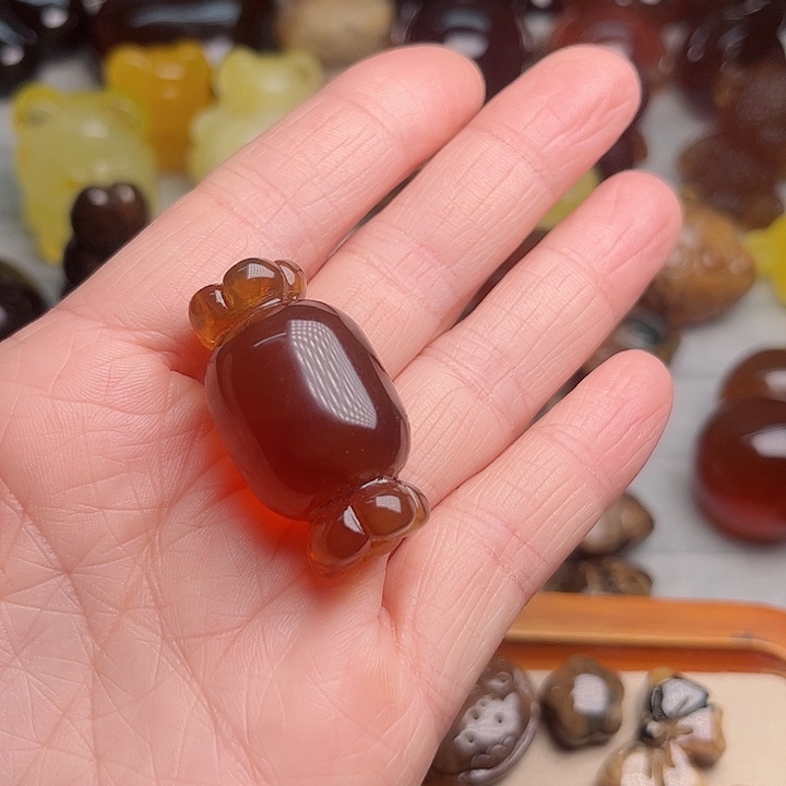 琥珀珠宝奇石未镶嵌