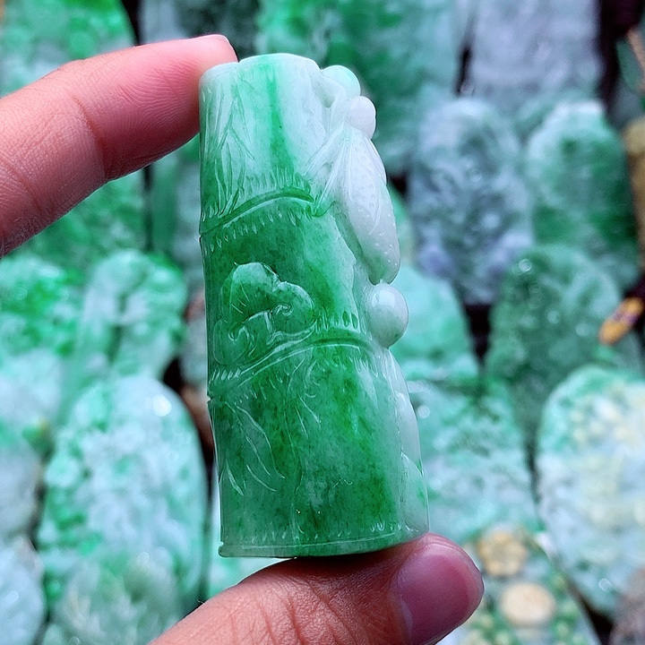 翡翠吊坠(不含链)未镶嵌