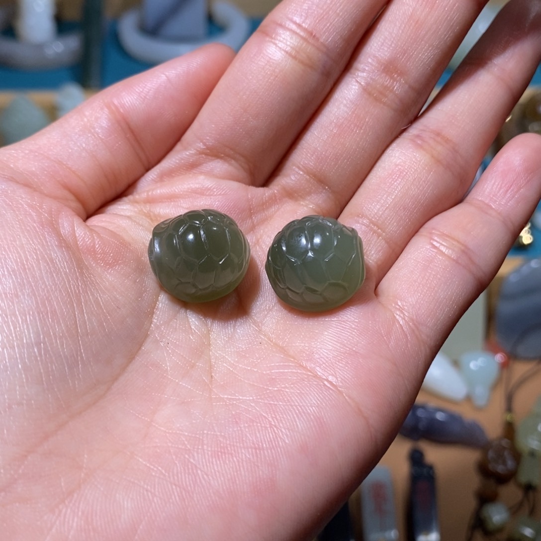 辰***n和田玉未镶嵌颈饰