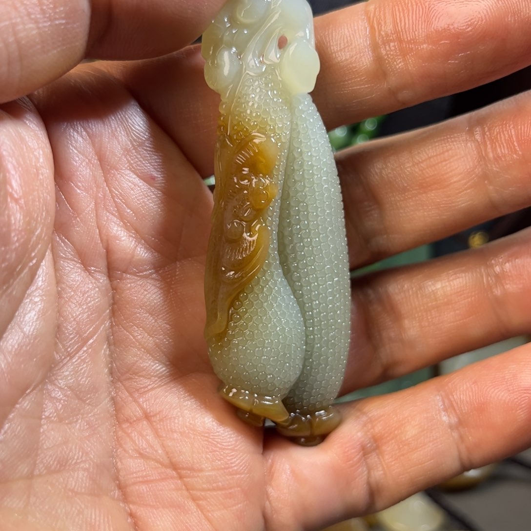 未镶嵌和田玉（糖玉）挂件