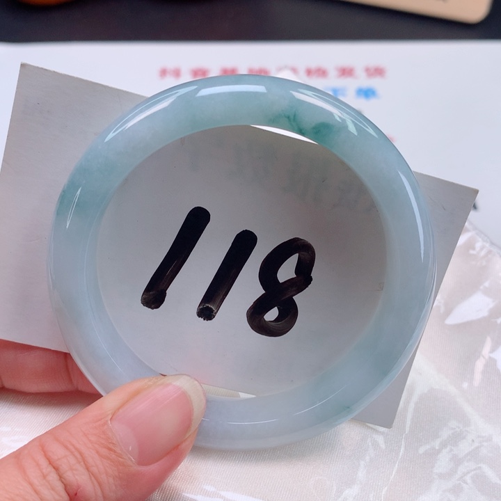 翡翠手镯未镶嵌正