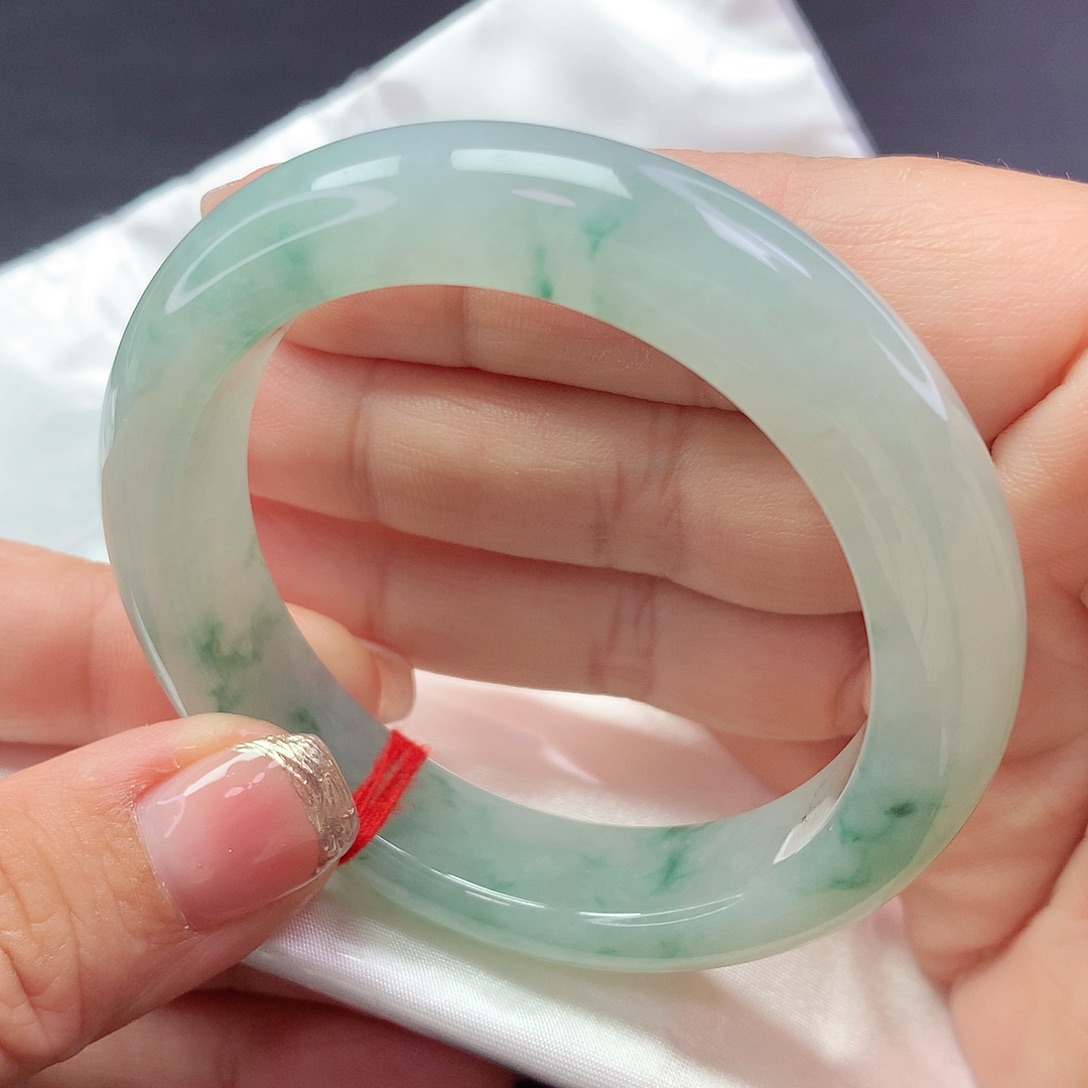 【闪购商品】翡翠手镯未镶嵌a 068500
