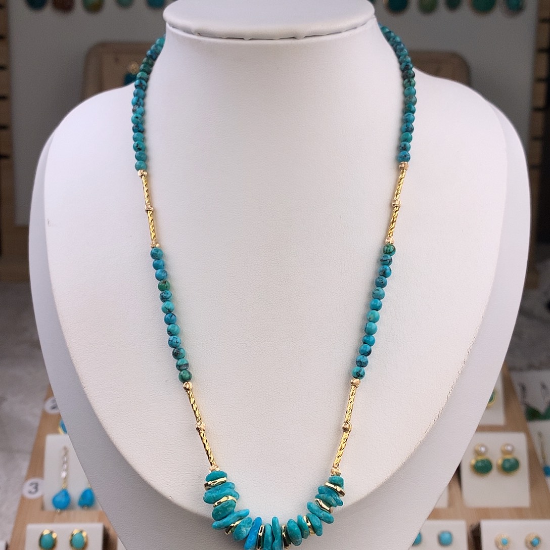 绿松石未镶嵌颈饰