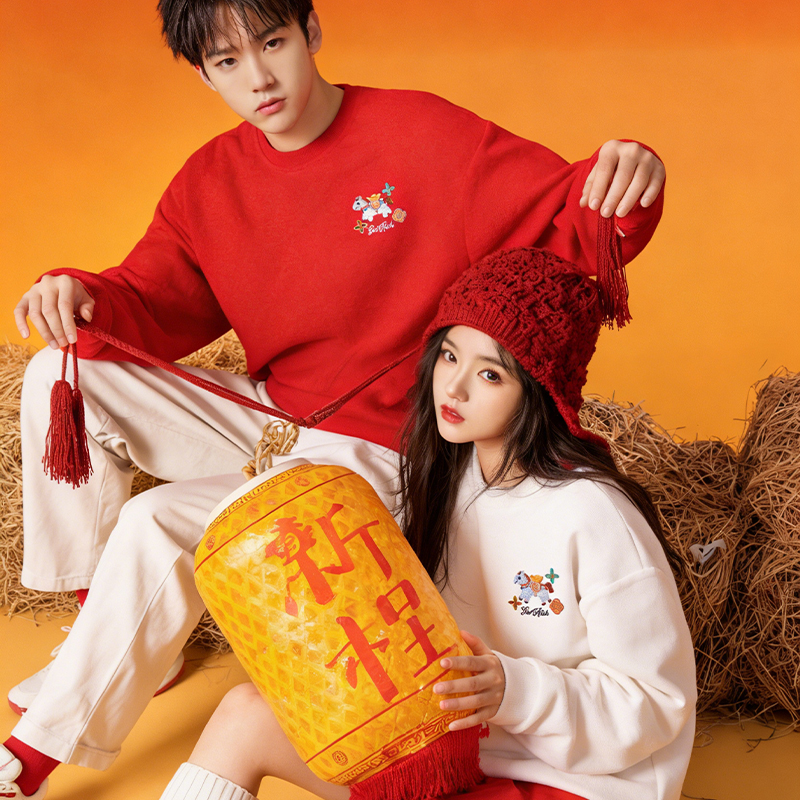 【送福小马-红色新年款】光变刺绣套头长袖潮牌休闲圆领卫衣-9582