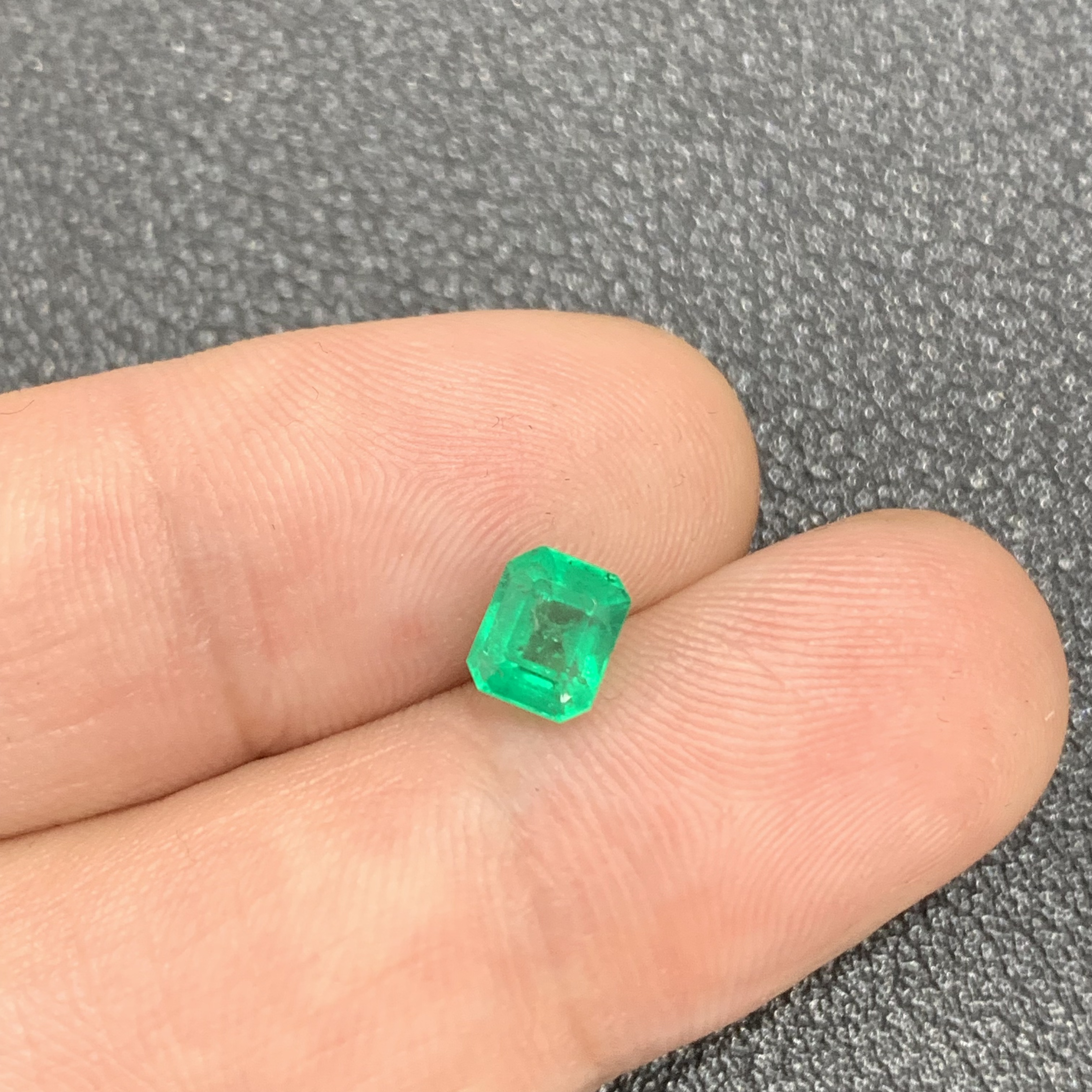 1066005H0.7ct5.62*4.68*3.72哥伦比亚蝴蝶效应祖母绿GUILD大证