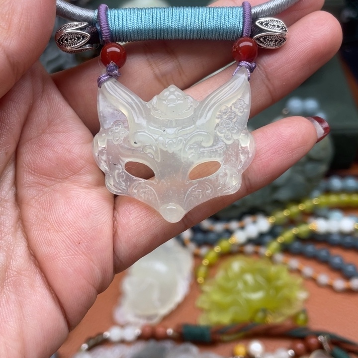 蛇纹石玉吊坠合金