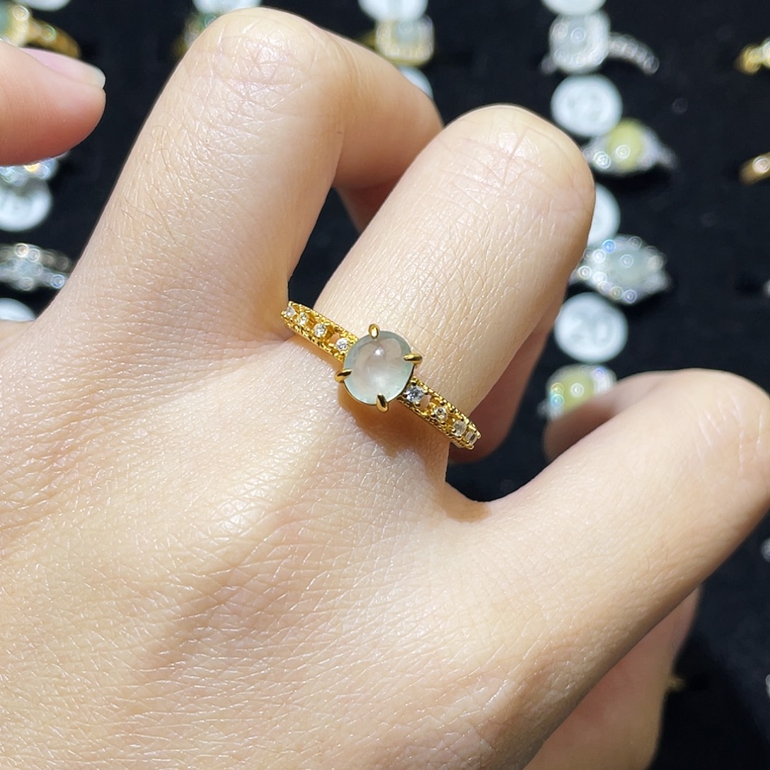 一***豆翡翠未镶嵌戒指戒指